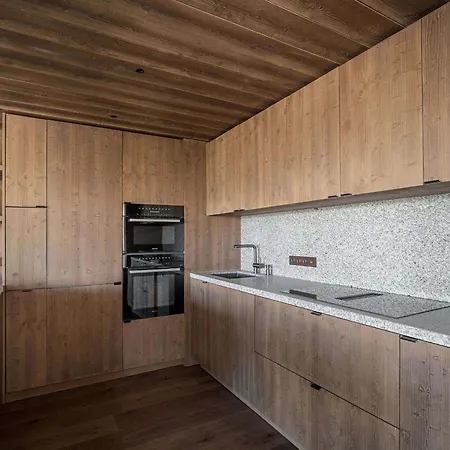 Neuf De Gamme A Avec Acces Aux Pieds - Fr-1-830-17 Apartment