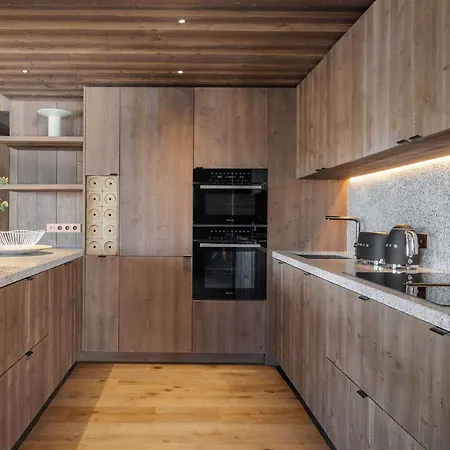 Neuf De Gamme à Avec Accès Aux Pieds - Fr-1-830-17 Appartement